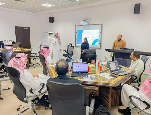 عمادة الخدمات التعليمية تقيّم برنامجاً تدريبياً حضورياً حول إنشاء وتصميم المحتوى الإلكتروني التفاعلي ببرنامج Articulate Storyline 3